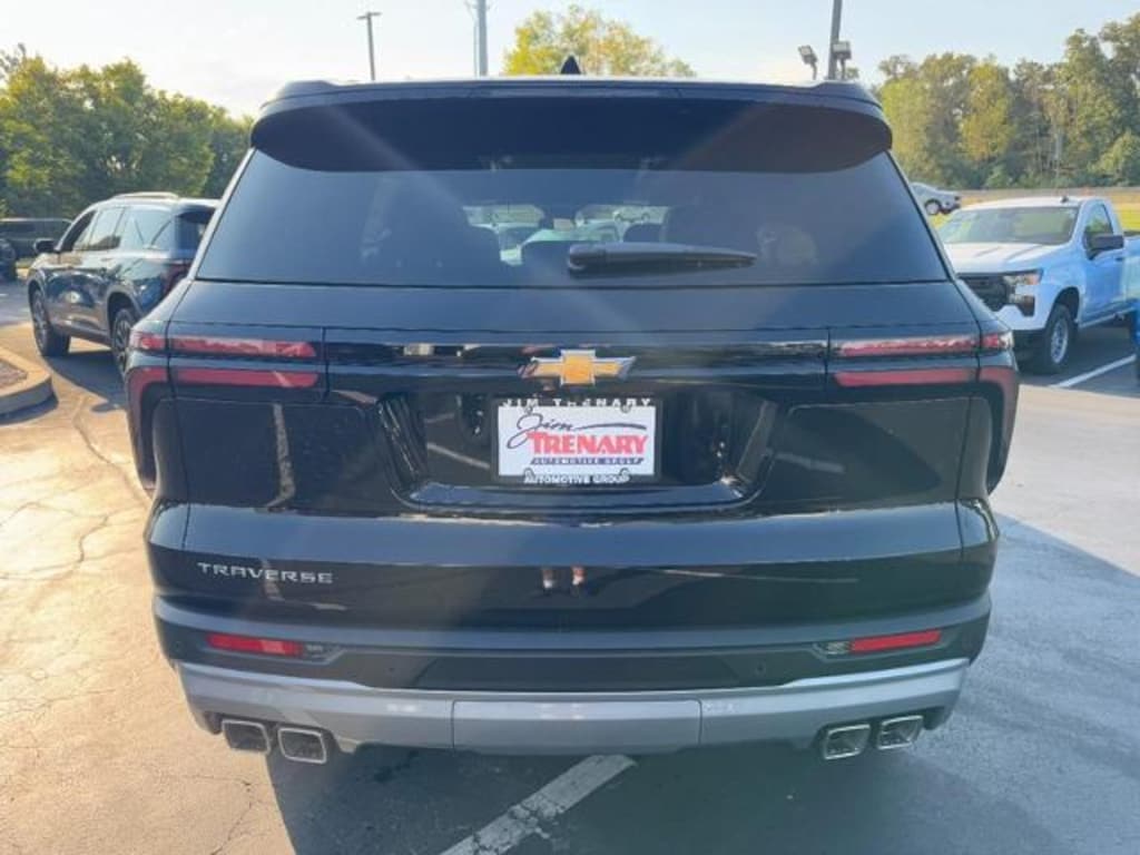 New 2026 Chevrolet Traverse FWD LT SUV