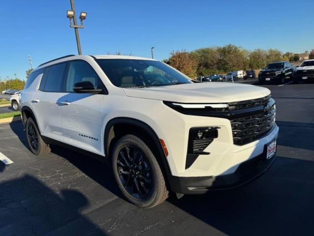 New 2026 Chevrolet Traverse FWD LT SUV