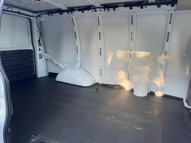 2025 Chevrolet Express Cargo Work Van - Photo 8