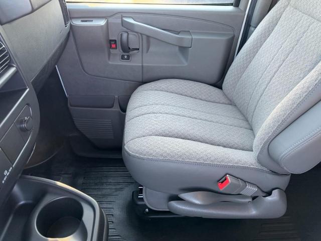 2025 Chevrolet Express Cargo Work Van - Photo 9