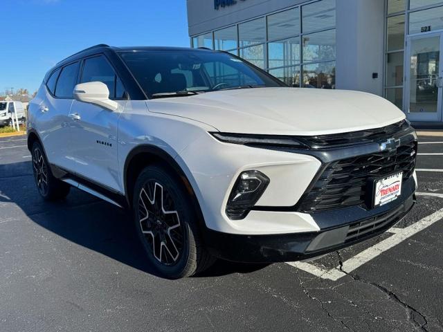 2024 Chevrolet Blazer RS photo 2