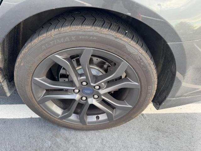 2018 Ford Fusion SE photo 4