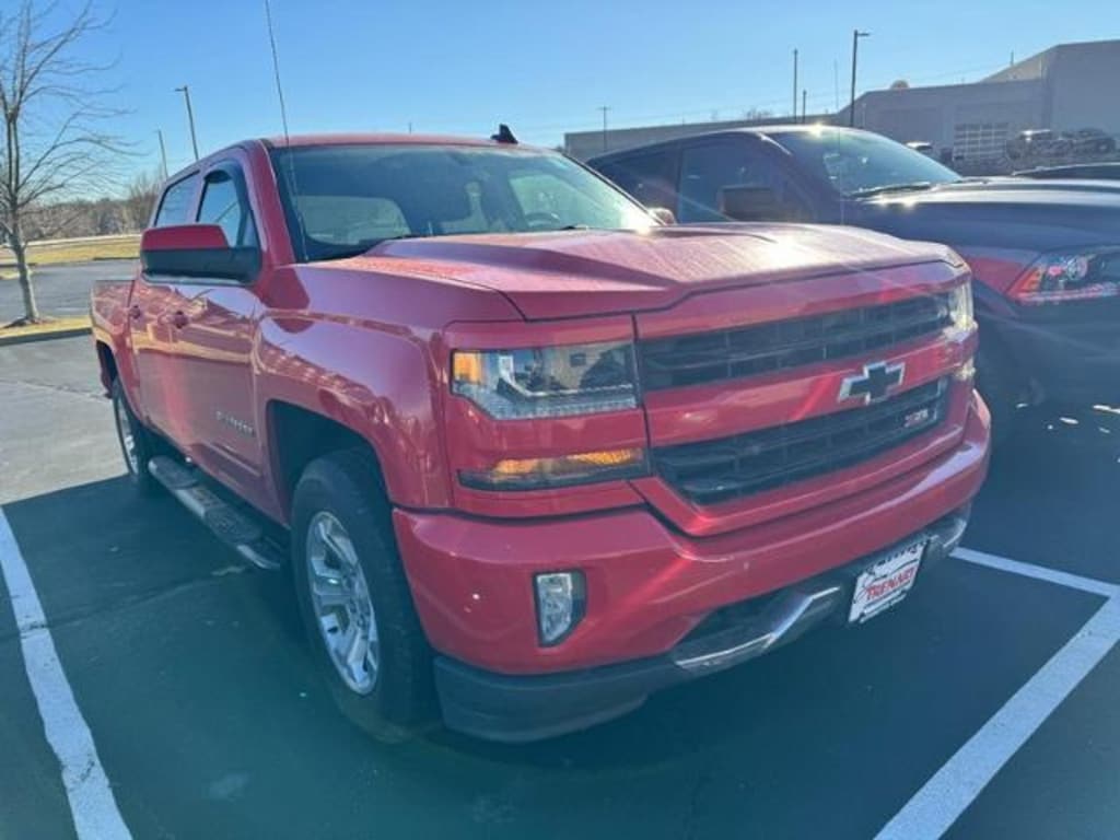 Used 2018 Chevrolet Silverado 1500 LT Crew Cab Pickup