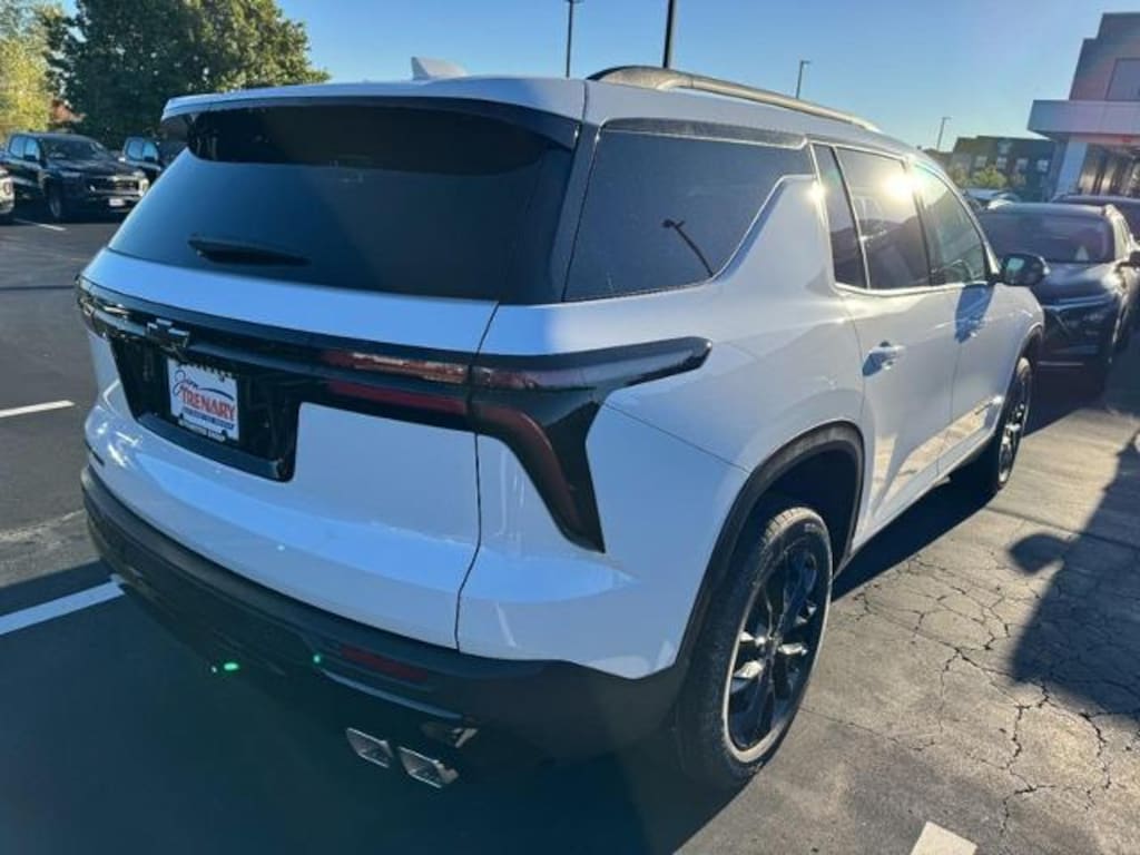 New 2026 Chevrolet Traverse FWD LT SUV