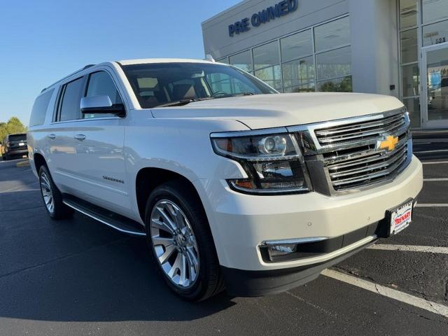 2019 Chevrolet Suburban Premier photo 2