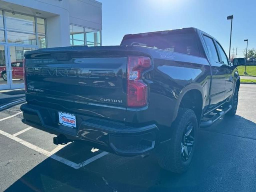 Used 2024 Chevrolet Silverado 1500 Custom Trail Boss Crew Cab Pickup