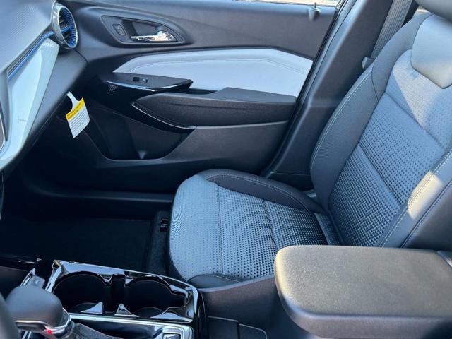 2026 Chevrolet Trax LT - Photo 8