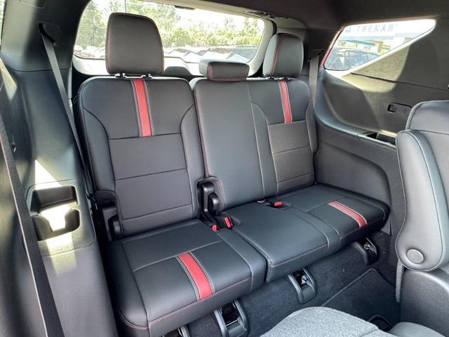 2027 Chevrolet Traverse RS - Photo 6