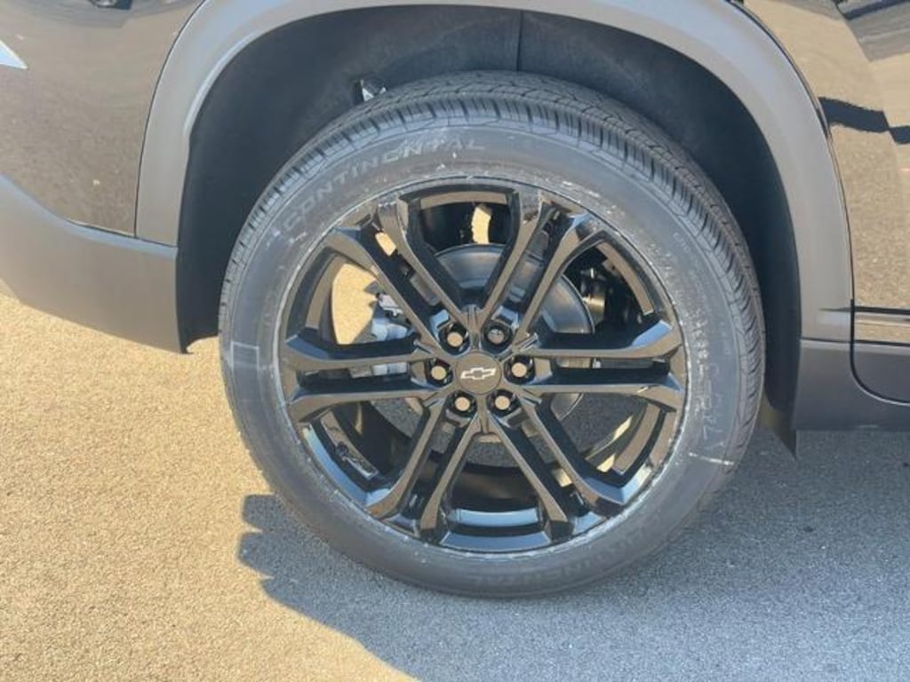 New 2026 Chevrolet Traverse FWD LT SUV