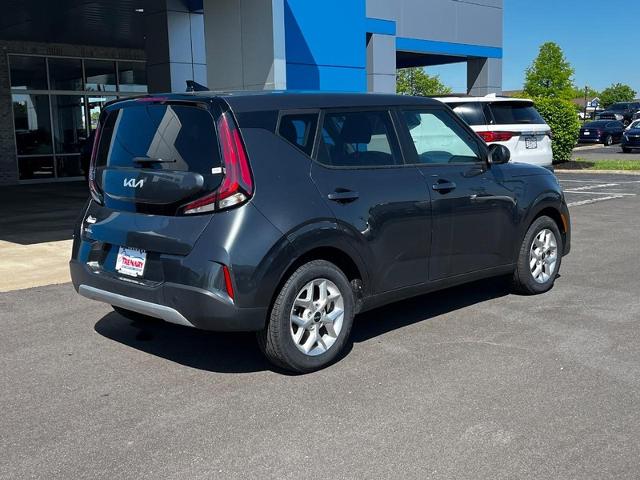 2024 Kia Soul LX photo 3
