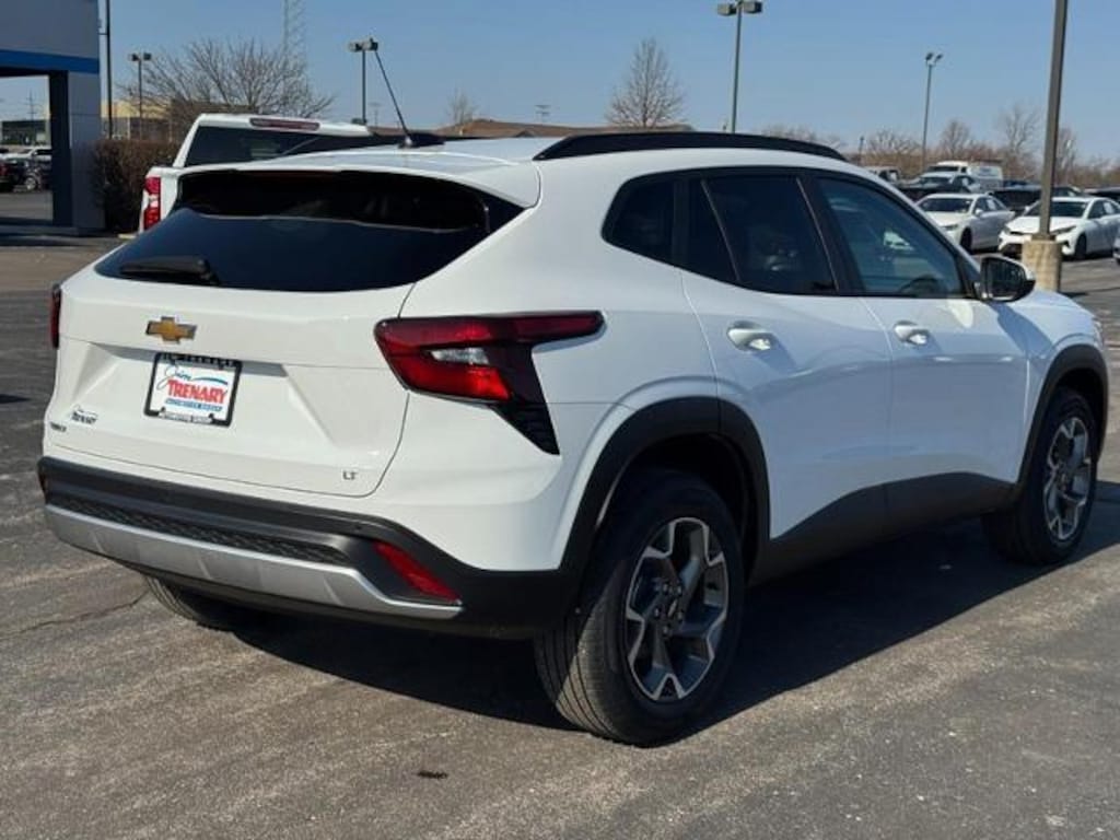 New 2025 Chevrolet Trax LT SUV