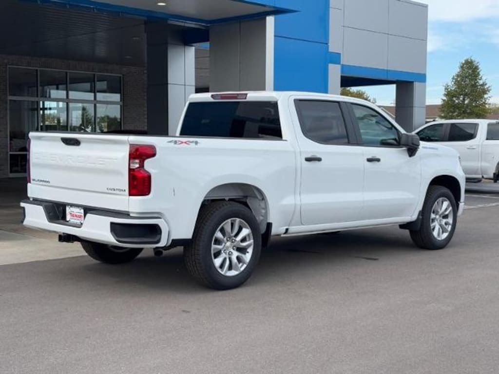 New 2026 Chevrolet Silverado 1500 Custom Truck