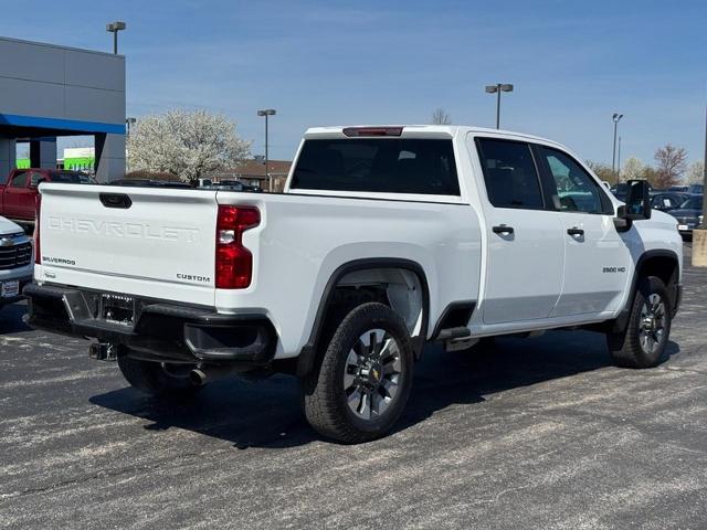 2024 Chevrolet Silverado 2500HD Custom photo 3