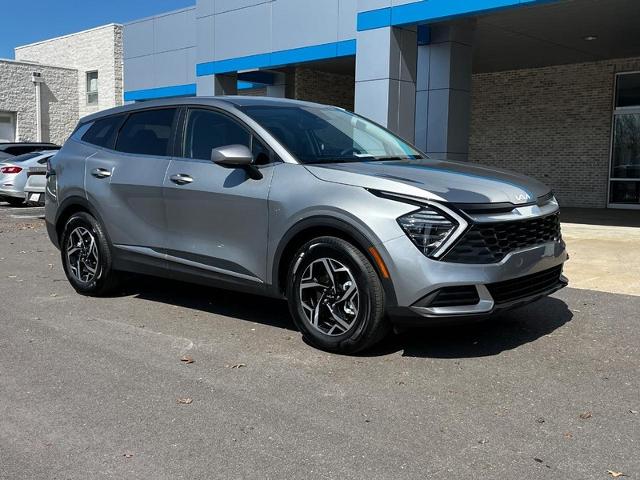 2024 Kia Sportage LX photo 2