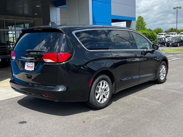 2023 Chrysler Voyager LX photo 3