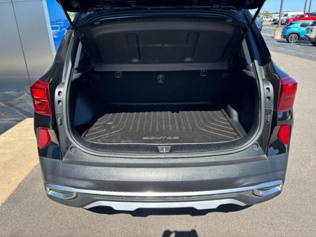 Used 2023 Kia Seltos SX Sport Utility