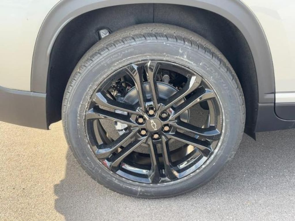 New 2026 Chevrolet Traverse FWD LT SUV