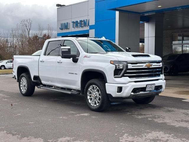 2025 Chevrolet Silverado 2500HD LTZ photo 2