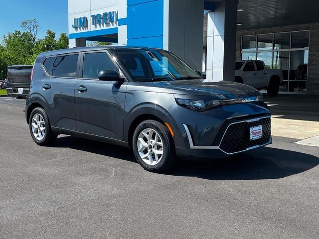 2024 Kia Soul LX photo 2