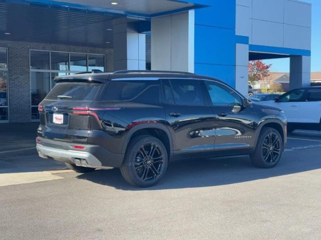 New 2026 Chevrolet Traverse FWD LT SUV