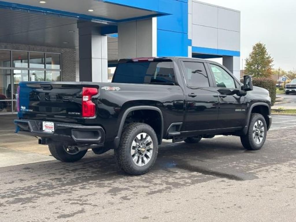 New 2026 Chevrolet Silverado 2500HD Custom Truck