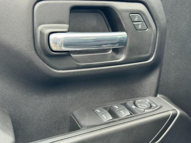 2025 Chevrolet Silverado 1500 Custom - Photo 12