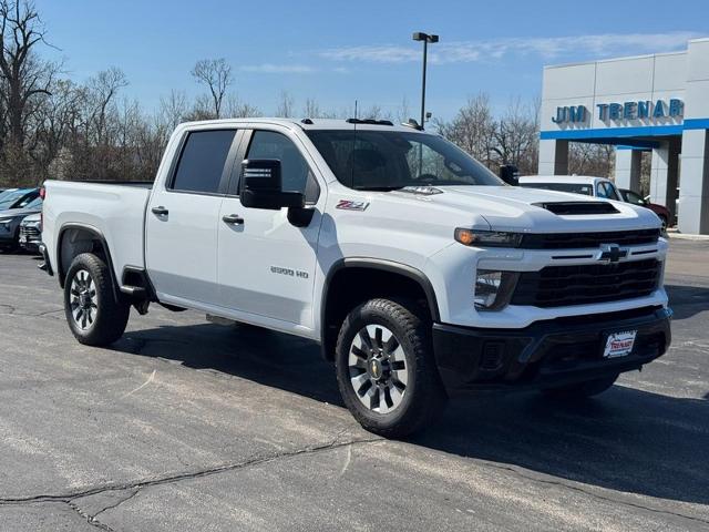 2024 Chevrolet Silverado 2500HD Custom photo 2