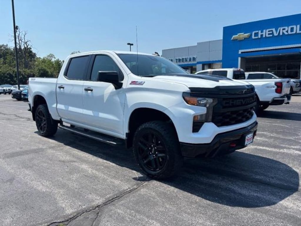 Used 2024 Chevrolet Silverado 1500 Custom Trail Boss Crew Cab Pickup