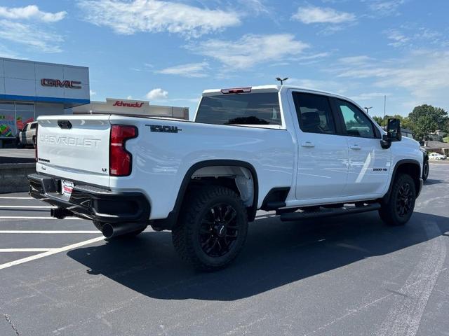 2025 Chevrolet Silverado 2500HD LT photo 3