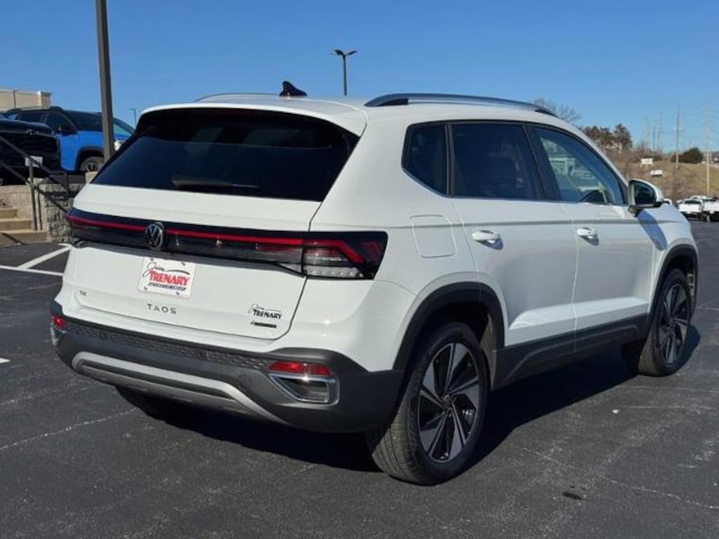 Used 2025 Volkswagen Taos SE Sport Utility