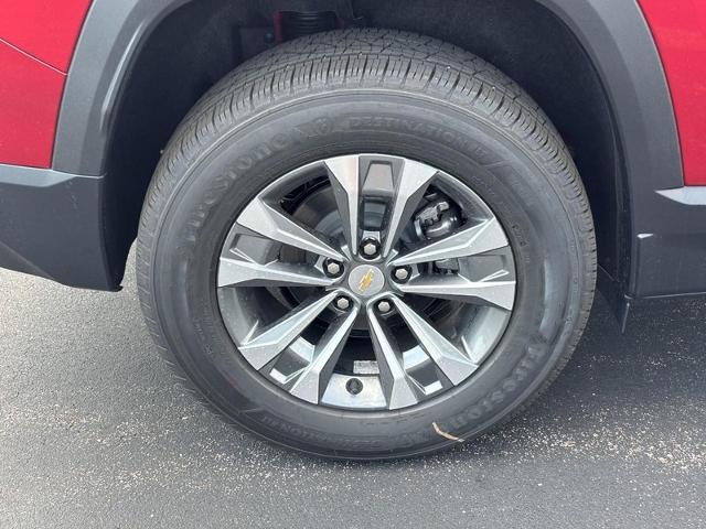 2026 Chevrolet Equinox LT photo 2