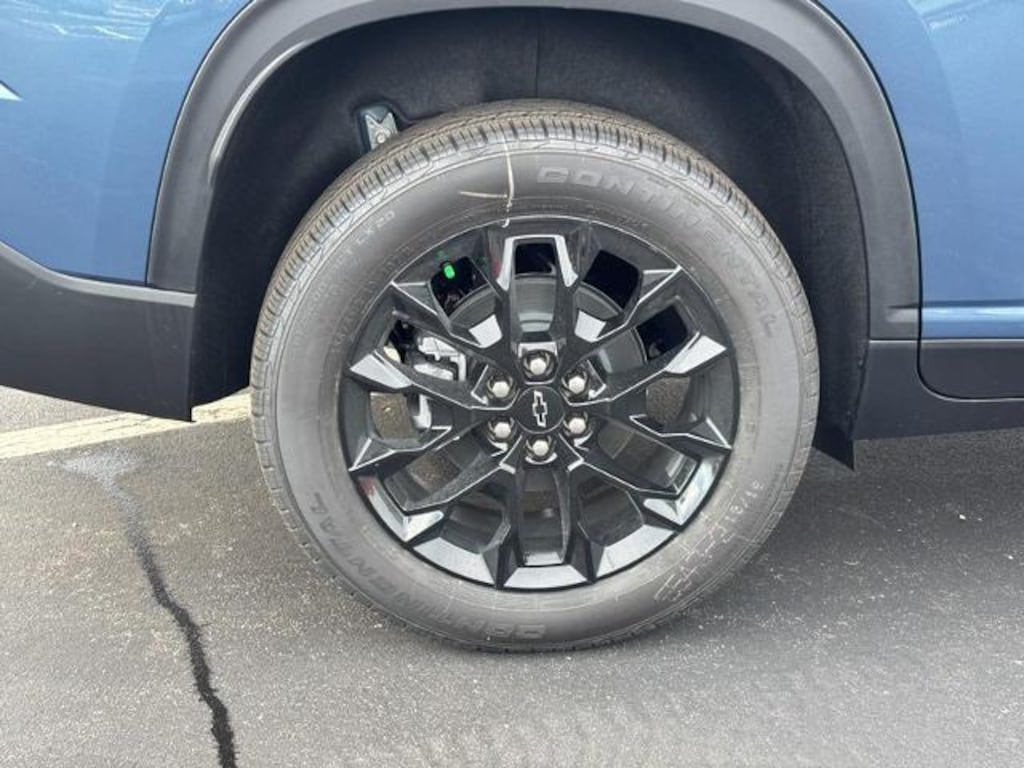 New 2026 Chevrolet Traverse FWD LT SUV