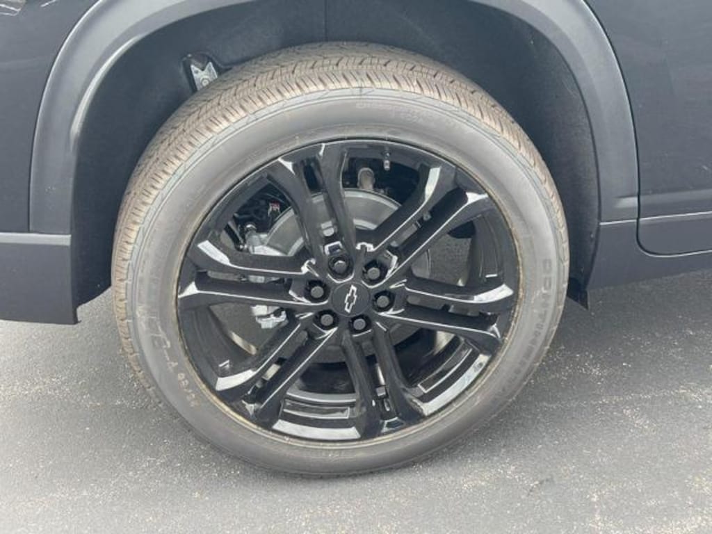 New 2026 Chevrolet Traverse FWD LT SUV