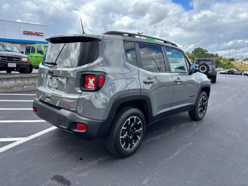 Used 2023 Jeep Renegade Trailhawk Sport Utility