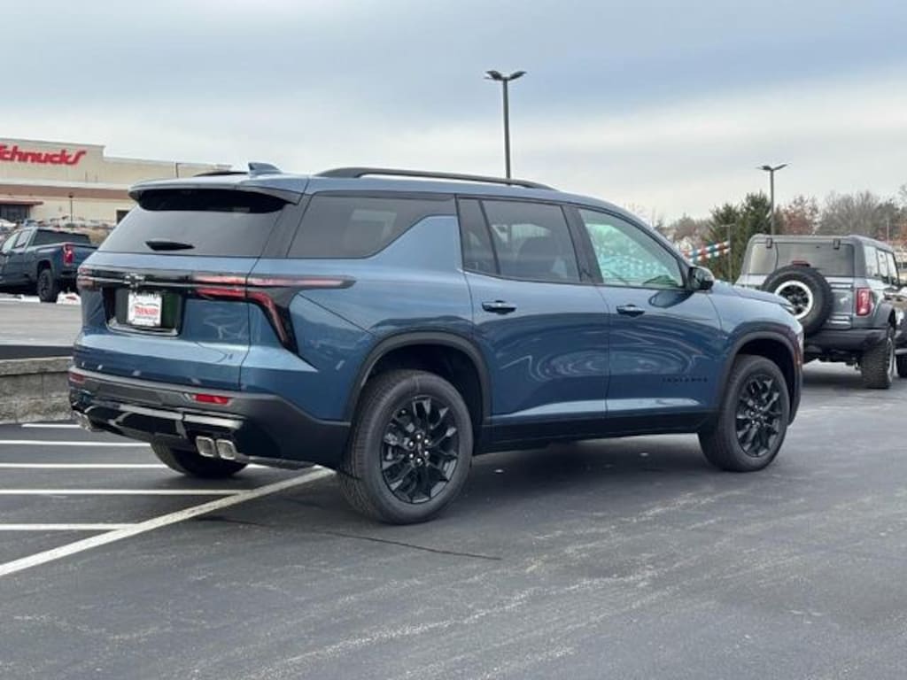 New 2026 Chevrolet Traverse FWD LT SUV