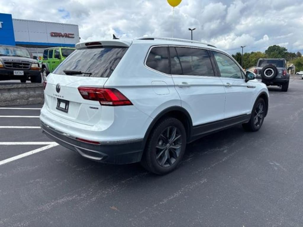 Used 2024 Volkswagen Tiguan SE Sport Utility