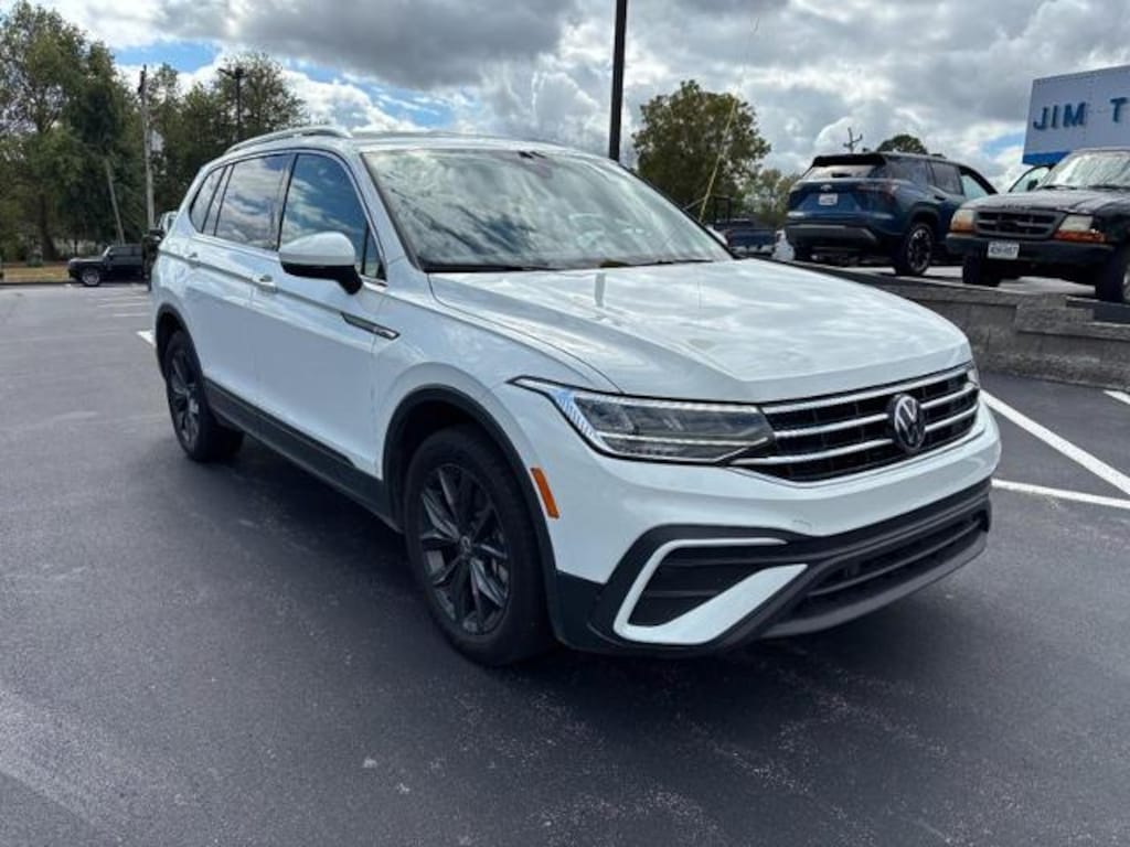 Used 2024 Volkswagen Tiguan SE Sport Utility