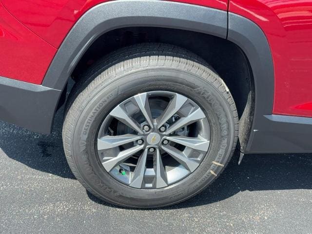 2027 Chevrolet Equinox LT - Photo 4