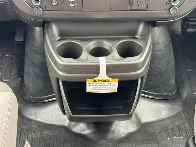 2026 Chevrolet Express Cargo Work Van - Photo 12
