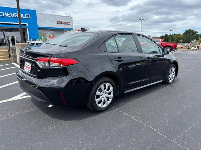 2025 Toyota Corolla LE photo 2