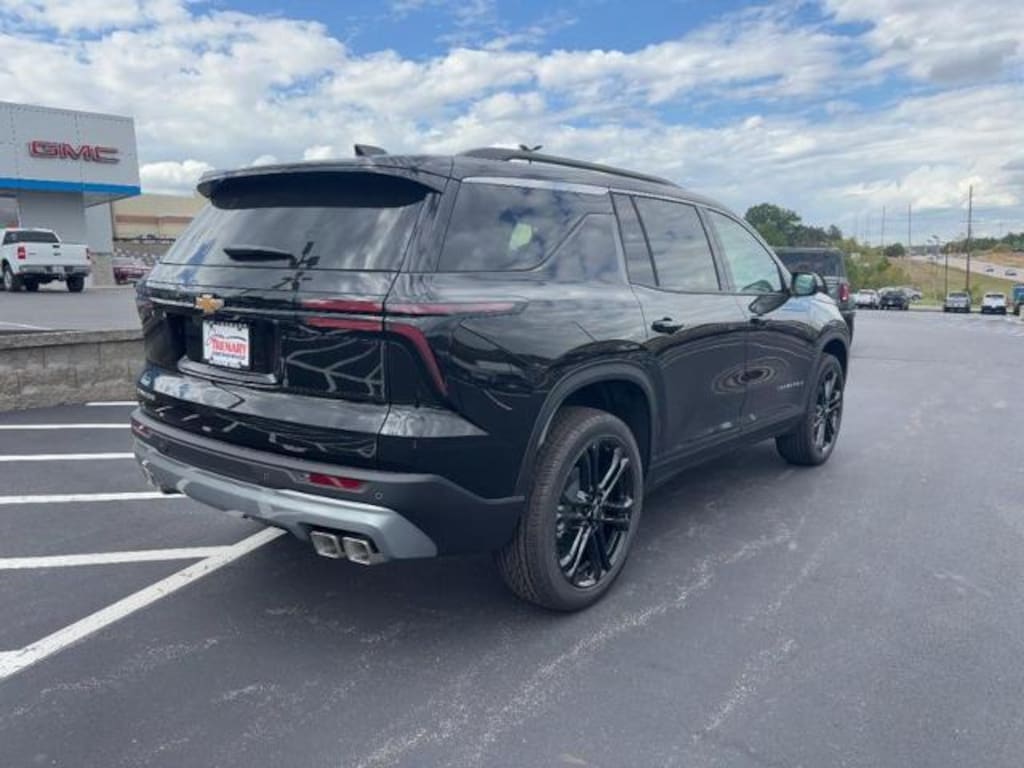 New 2026 Chevrolet Traverse FWD LT SUV