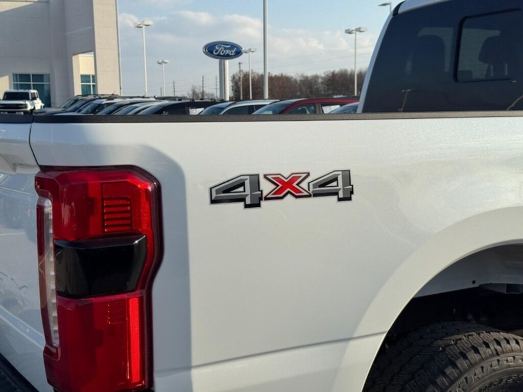 New 2025 Ford F-350 Truck Crew Cab