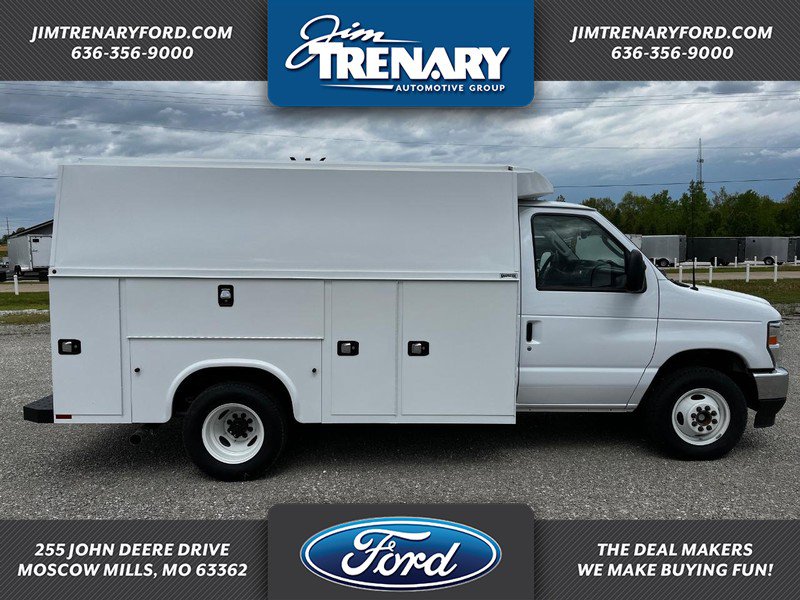 2025 Ford E-350 Cutaway Truck 