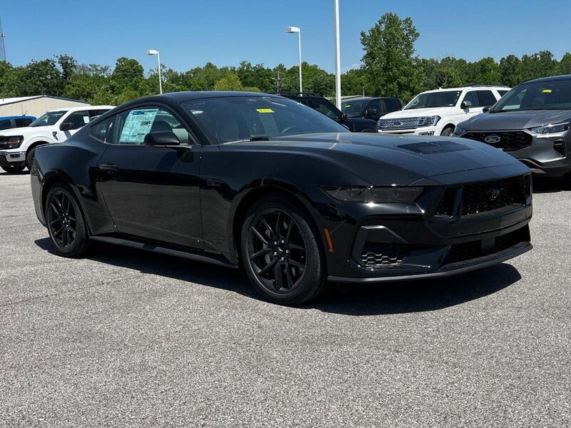 2025 Ford Mustang GT photo 2