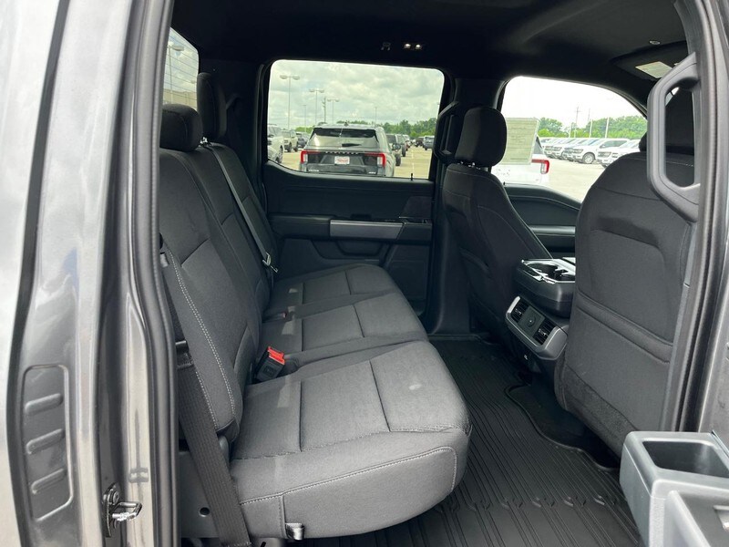 2025 Ford F-150 XLT photo 4