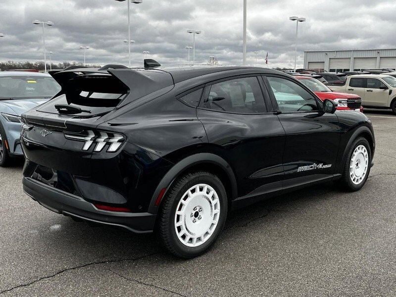 2024 Ford Mustang Mach-E GT photo 3