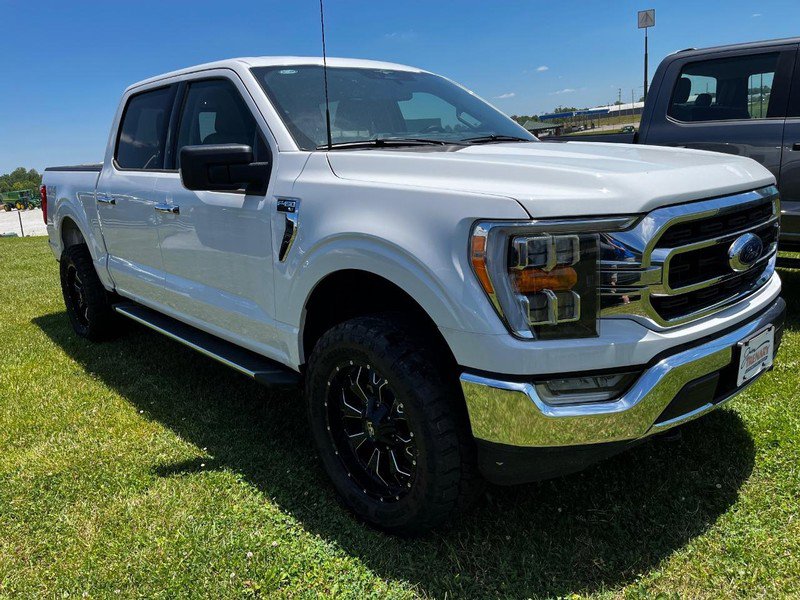 2023 Ford F-150 XLT photo 2