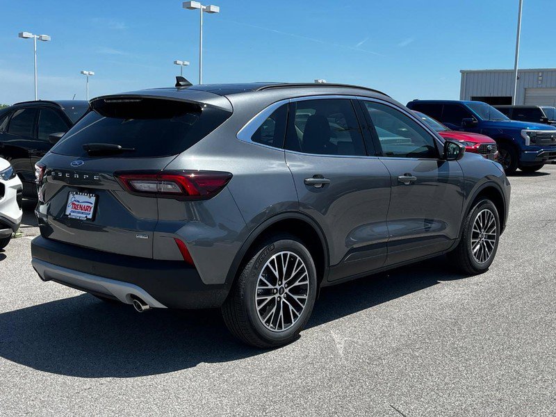2025 Ford Escape photo 2