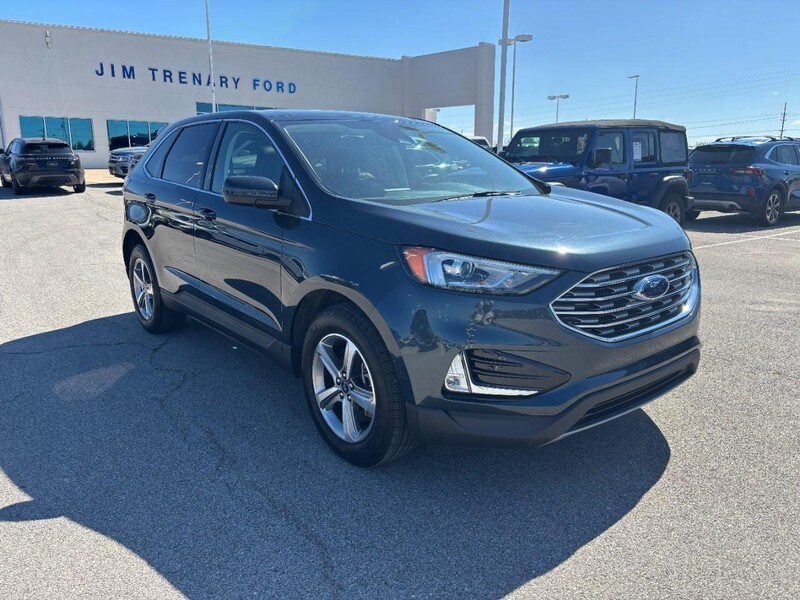 2022 Ford Edge SEL photo 2