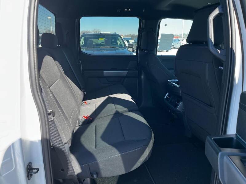 2025 Ford F-150 XLT photo 3